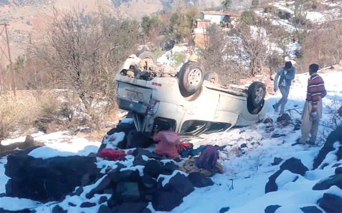 8 injured in Rajouri accident
