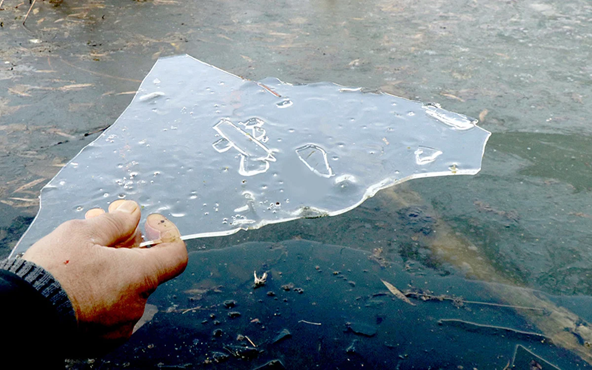 Sub-zero temperatures continue in Kashmir( File)