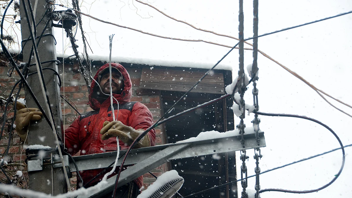 J&K spent Rs 18,400 cr on power purchases from outside in 3 years