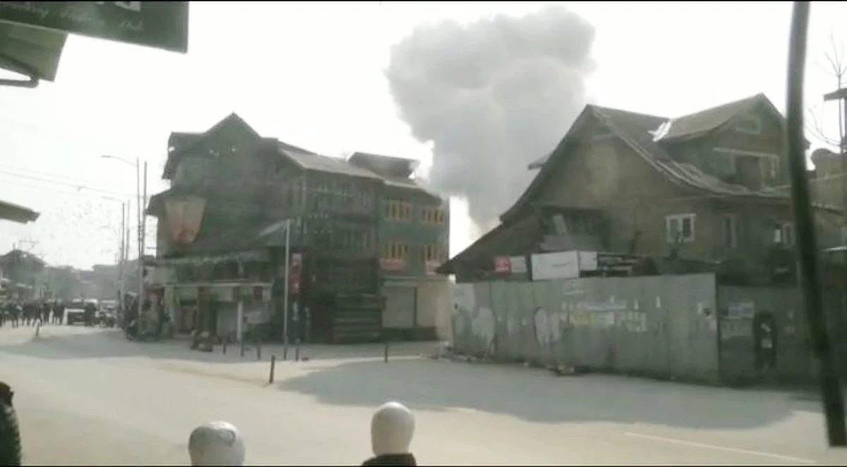 Grenade recovered from suspicious bag in downtown Srinagar defused