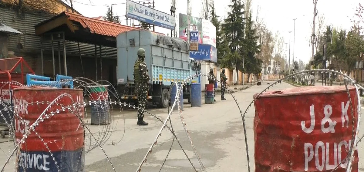 Strict restrictions imposed in Anantnag, Kulgam