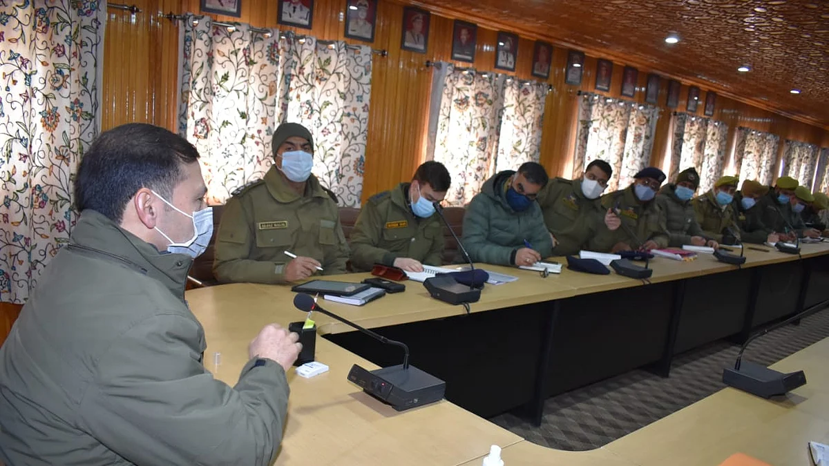 SSP Budgam chairs security review meeting