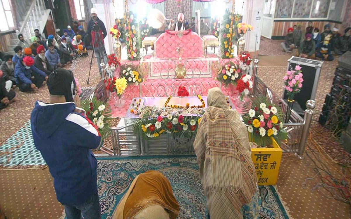 Farooq Abdullah greets people on Prakash Purab