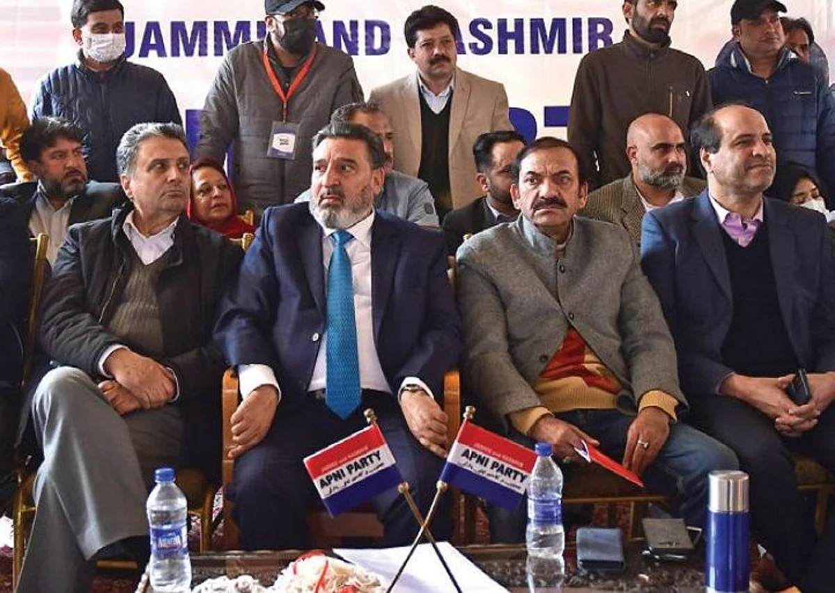 Altaf Bukhari greets people on Republic Day eve