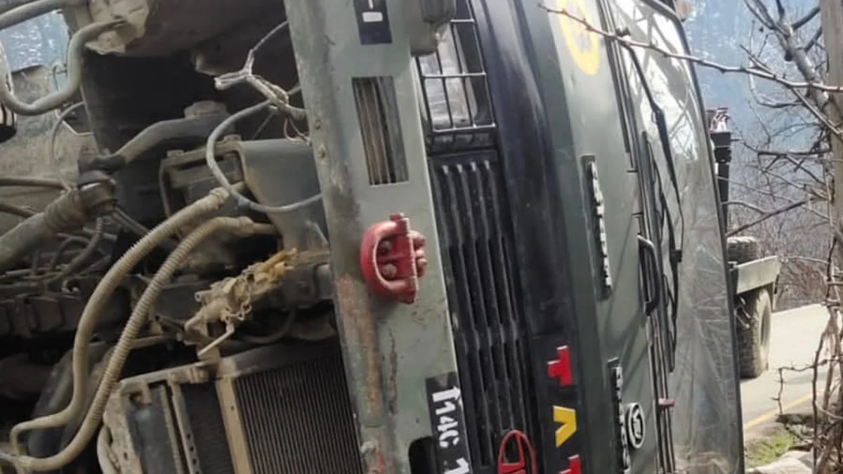 Army soldier dies, four injured in Kupwara road accident