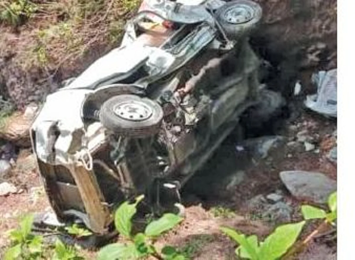 Ambulance driver, school bus conductor killed in separate road accidents in Kupwara