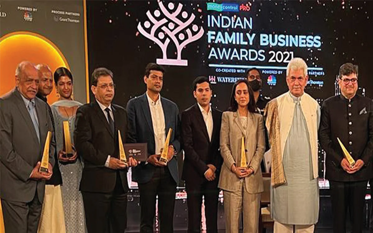 LG invites industry leaders to J&K for exploring business opportunities