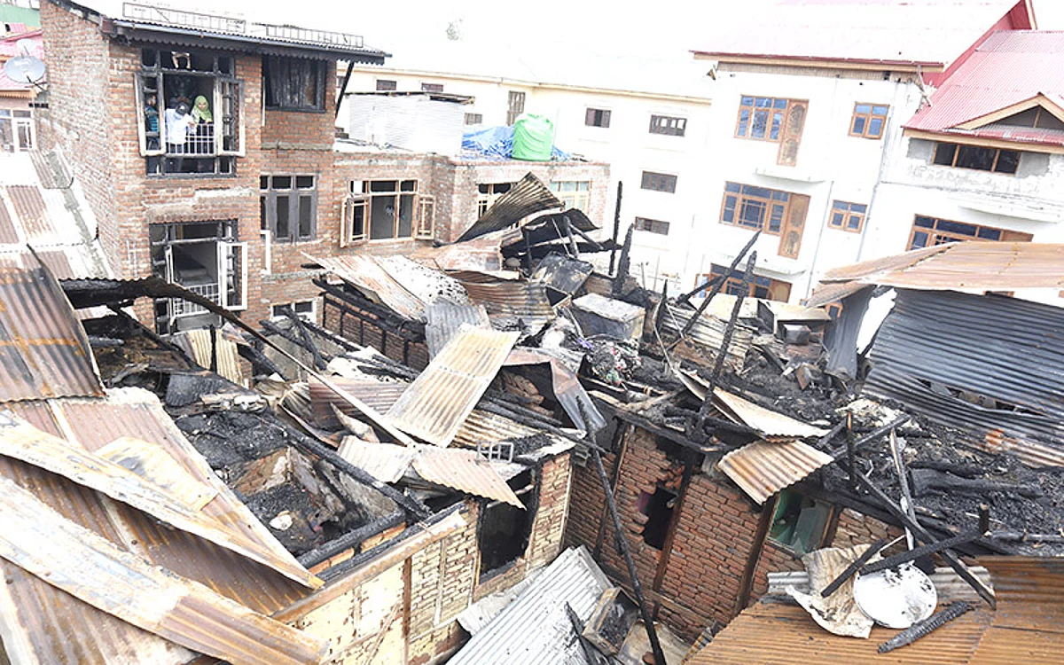 Massive blaze renders 10 families homeless at Namchabal