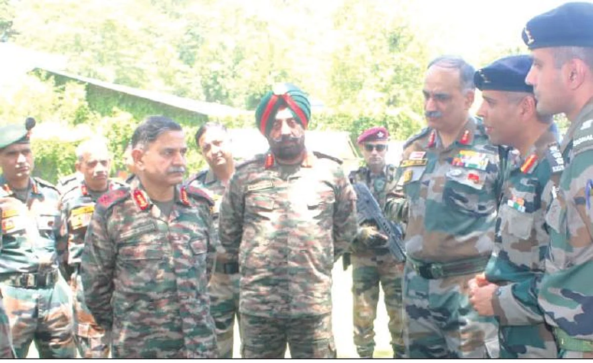 Army Commander visits Rajouri Ace of Spades Division