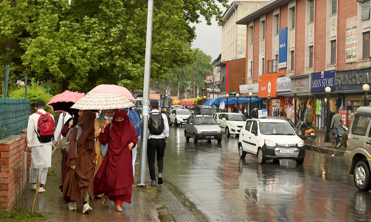 Freaky weather likely in Jammu and Kashmir during next 24 hrs