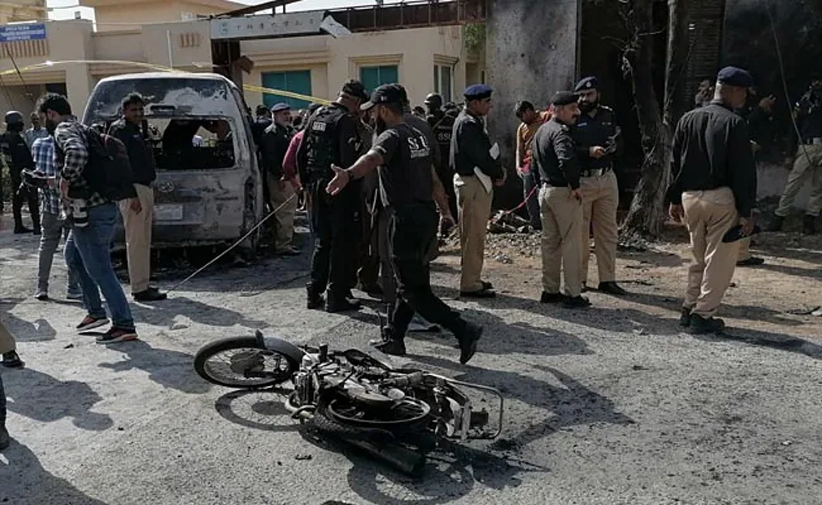 3 Chinese, 1 other killed in Karachi varsity campus blast