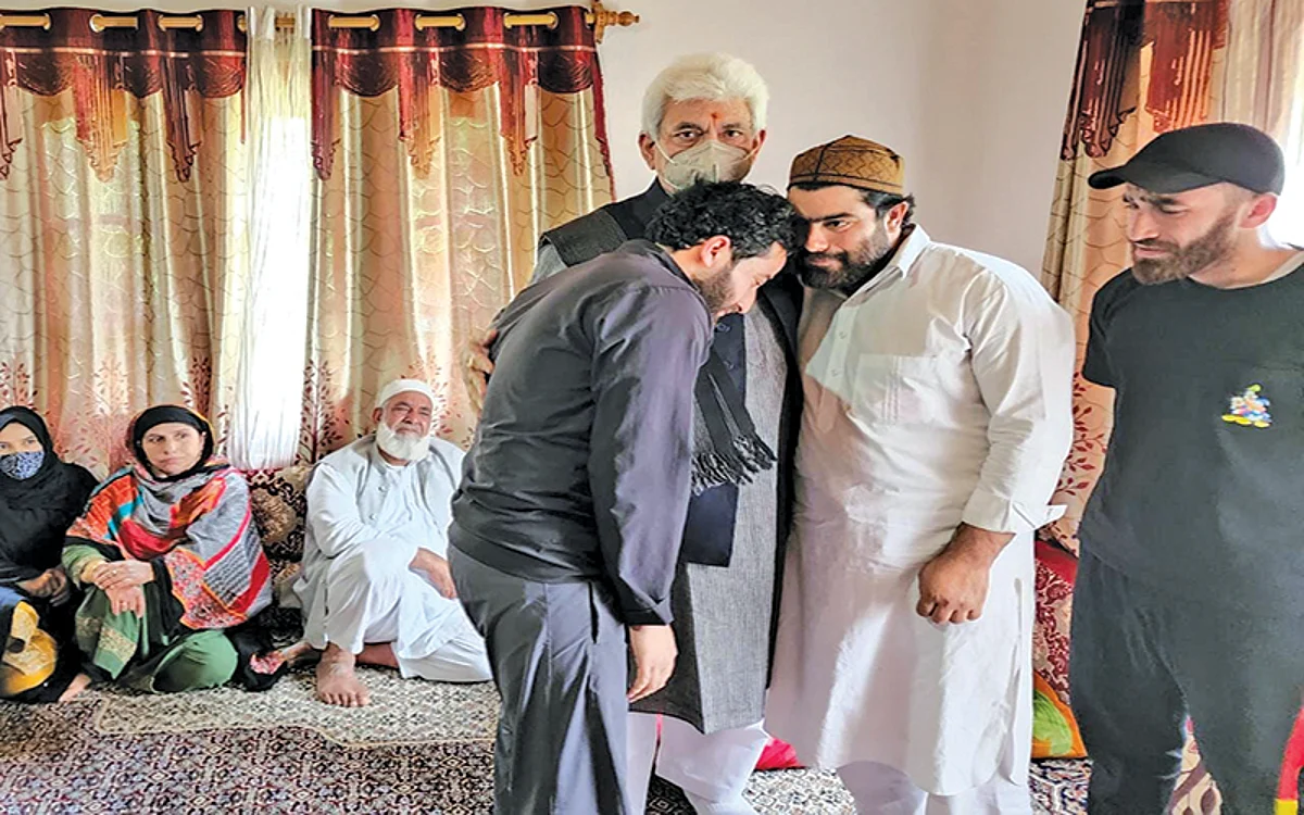 LG Sinha visits family of JKP martyr Mudasir Ahmad