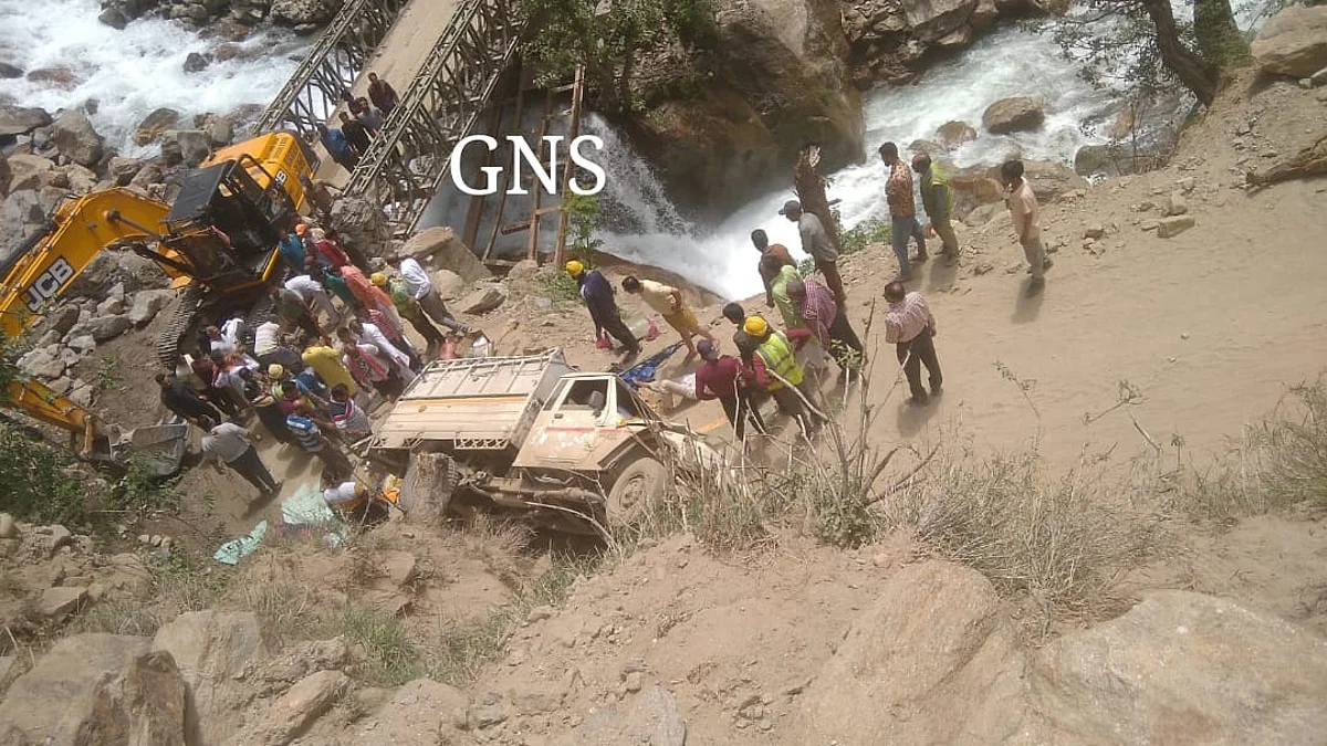 Two killed, six others injured after load carrier overturns in J&K's Kishtwar