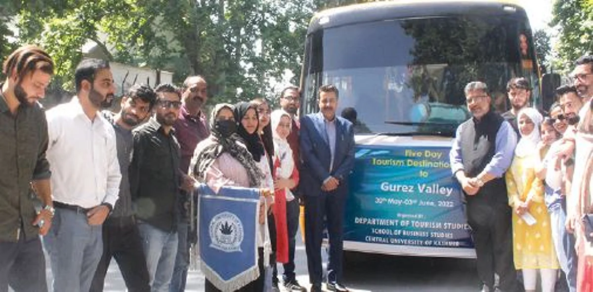 Coordinator, DTS, Dr. Faizan Ashraf Mir thanked the authorities for their support and said the department would conduct more such activities in near future for the benefit of students.