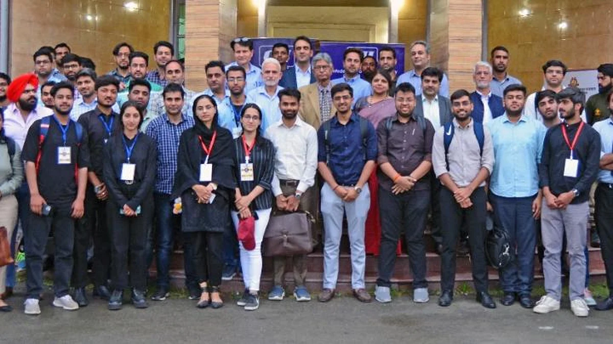 Kashmir University’s Department of Management Studies (DMS) organised a mega business-cum-entrepreneurship conclave in collaboration with Confederation of Indian Industries (CII).