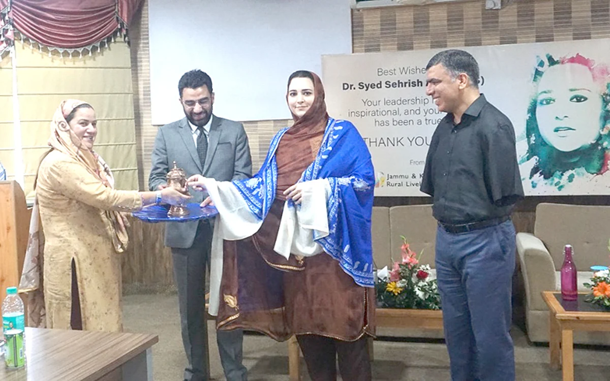 JKRLM employees accord farewell to Dr Sehrish