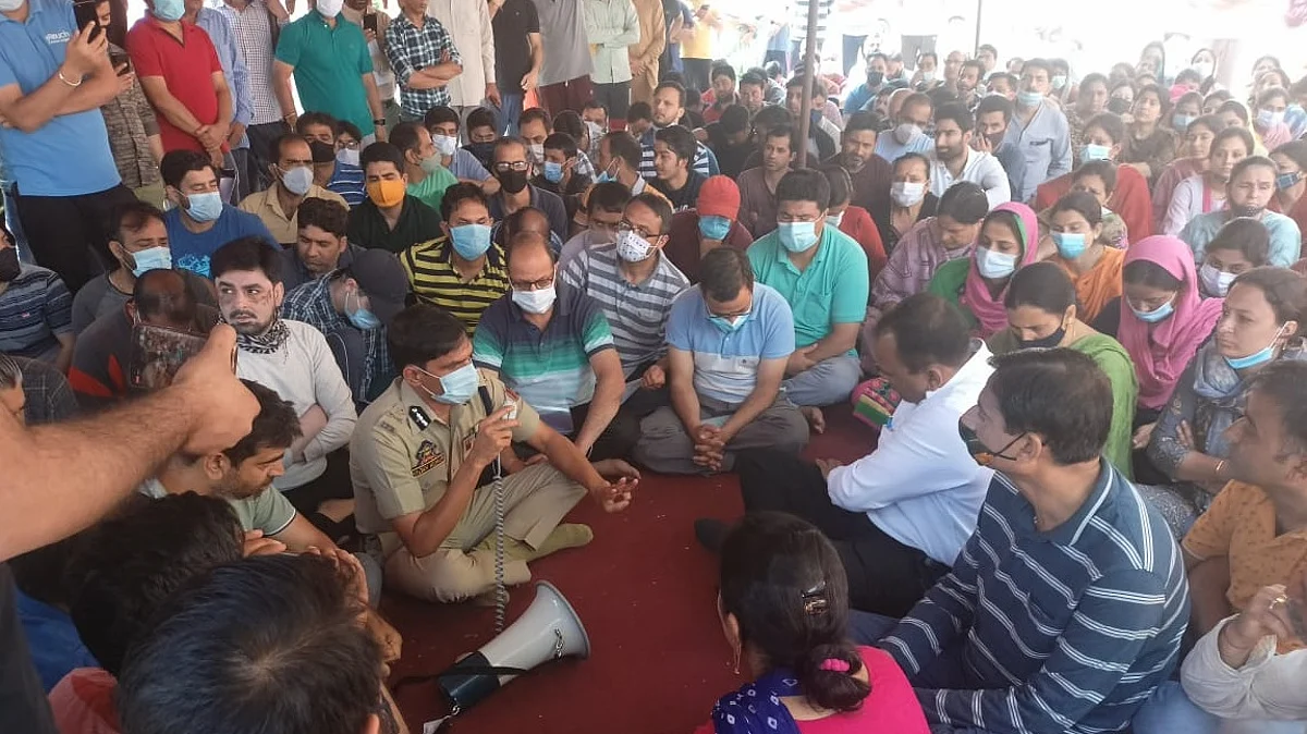 Inspector General of Police (IGP) Kashmir Vijay Kumar Tuesday met the Kashmiri Pandits protesting in Budgam over the killing of the KP employee Rahul Bhat urging them not to leave Kashmir as the "same was the plan of terrorists and their masters across that has to be foiled by all means".