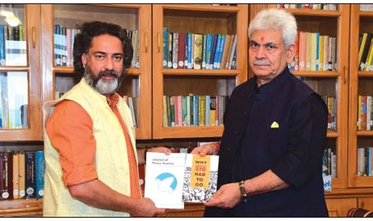 Khalid Jehangir calls on LG Manoj Sinha