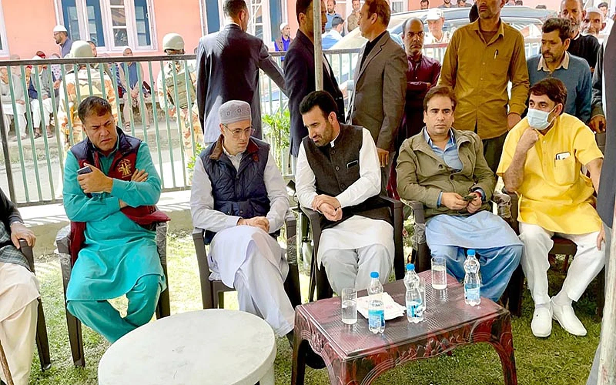 Omar Abdullah visits Sogam to offer condolences with Qaiser Jamsheed