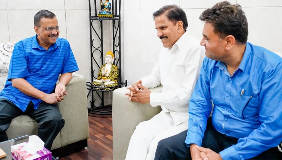 Harsh Dev meets Kejriwal, discusses J&K issues