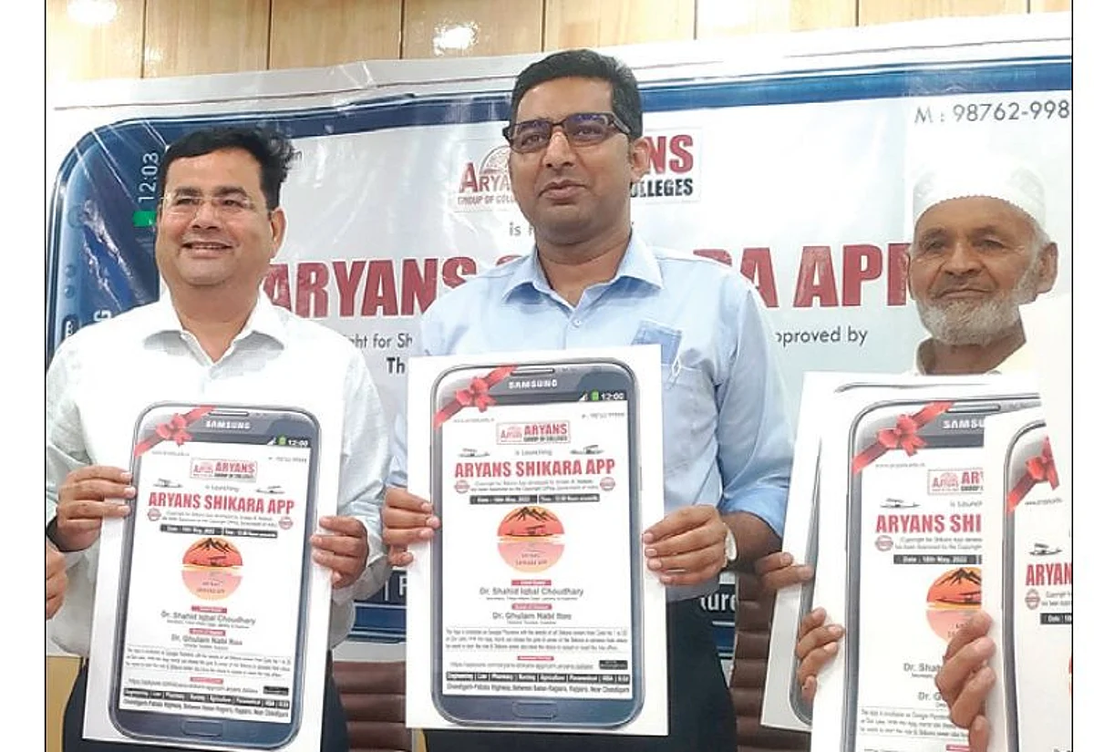 JK students of Aryans College develop App to help tourists book Shikara rides