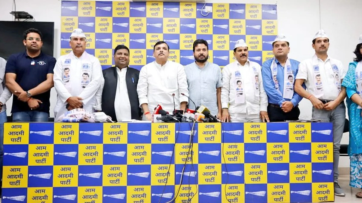 Former J&K minister Harsh Dev Singh, several leaders join AAP
