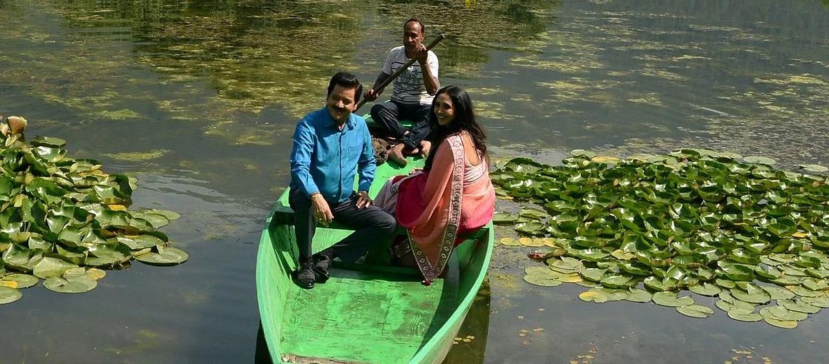 ‘Wadeyay Kashmir hai jannat ka nazara…’ Bollywood singer Udit Narayan praises Kashmir in signature style