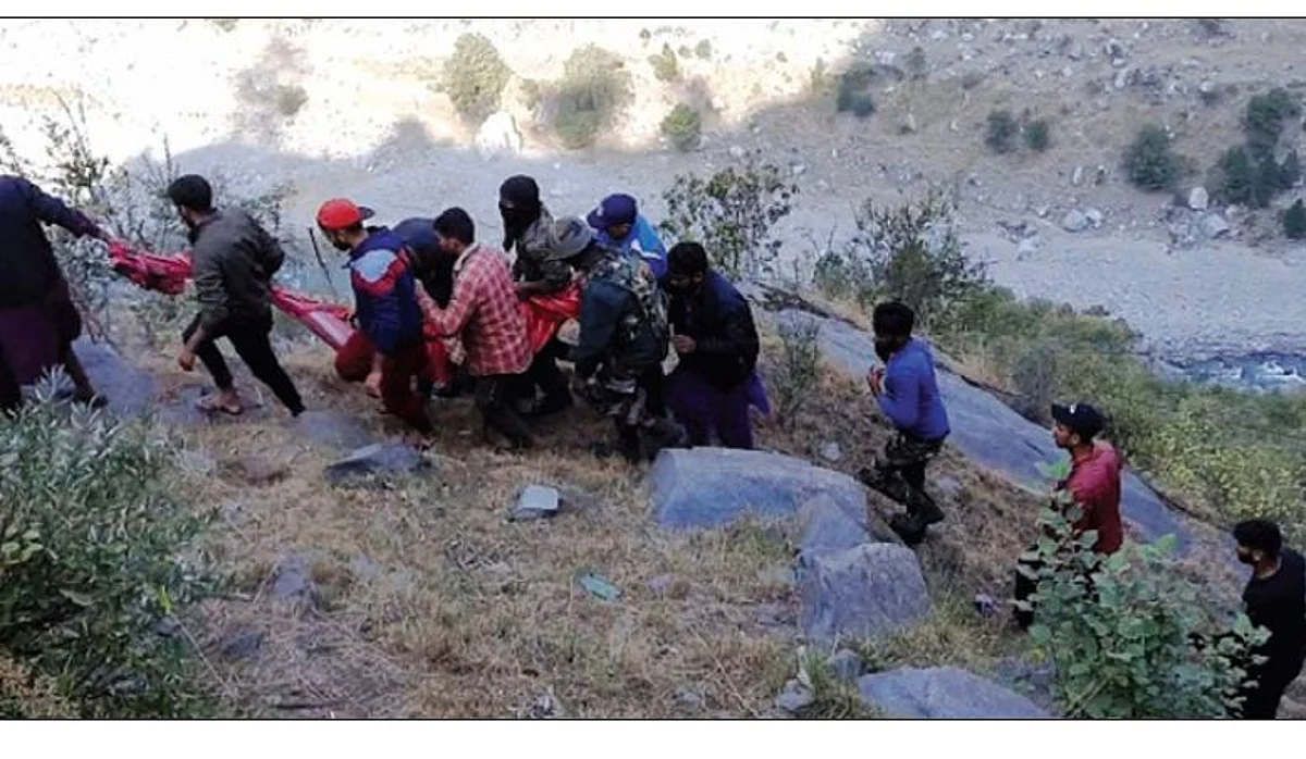 Unsung heroes save lives on Srinagar-Jammu National Highway