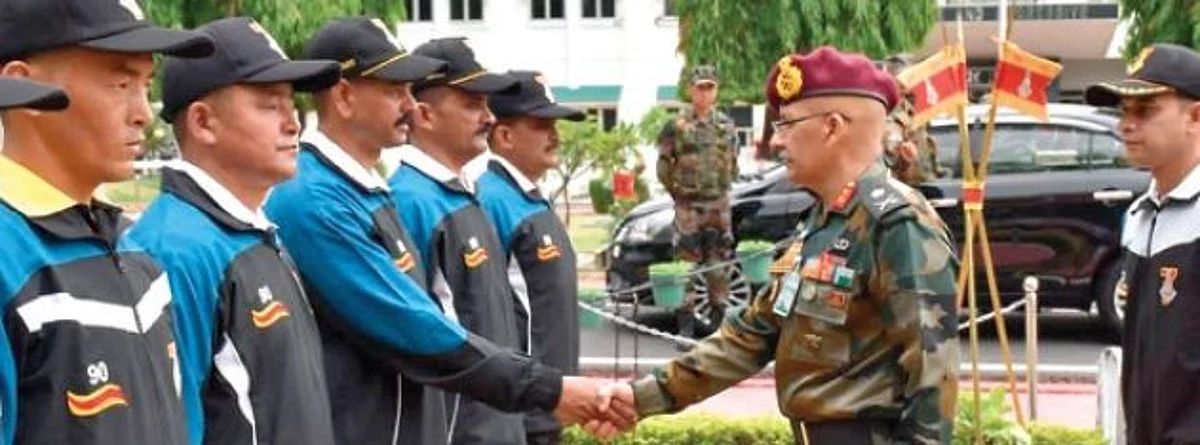 GOC Tiger Division flags off Mountaineering expedition