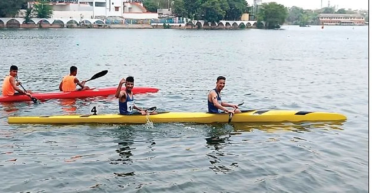 NATIONAL KAYAKING CHAMPIONSHIP |
Arfat, Mohsin bag gold medal for J&K