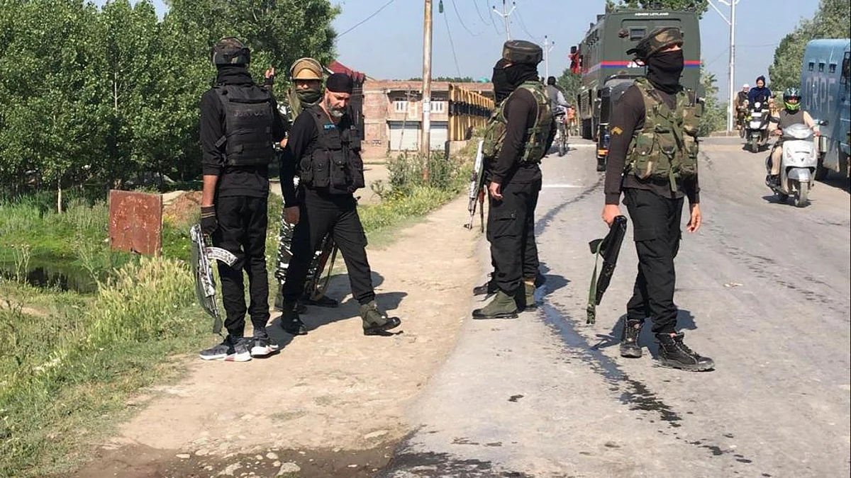 Policeman shot at in Pulwama succumbs
