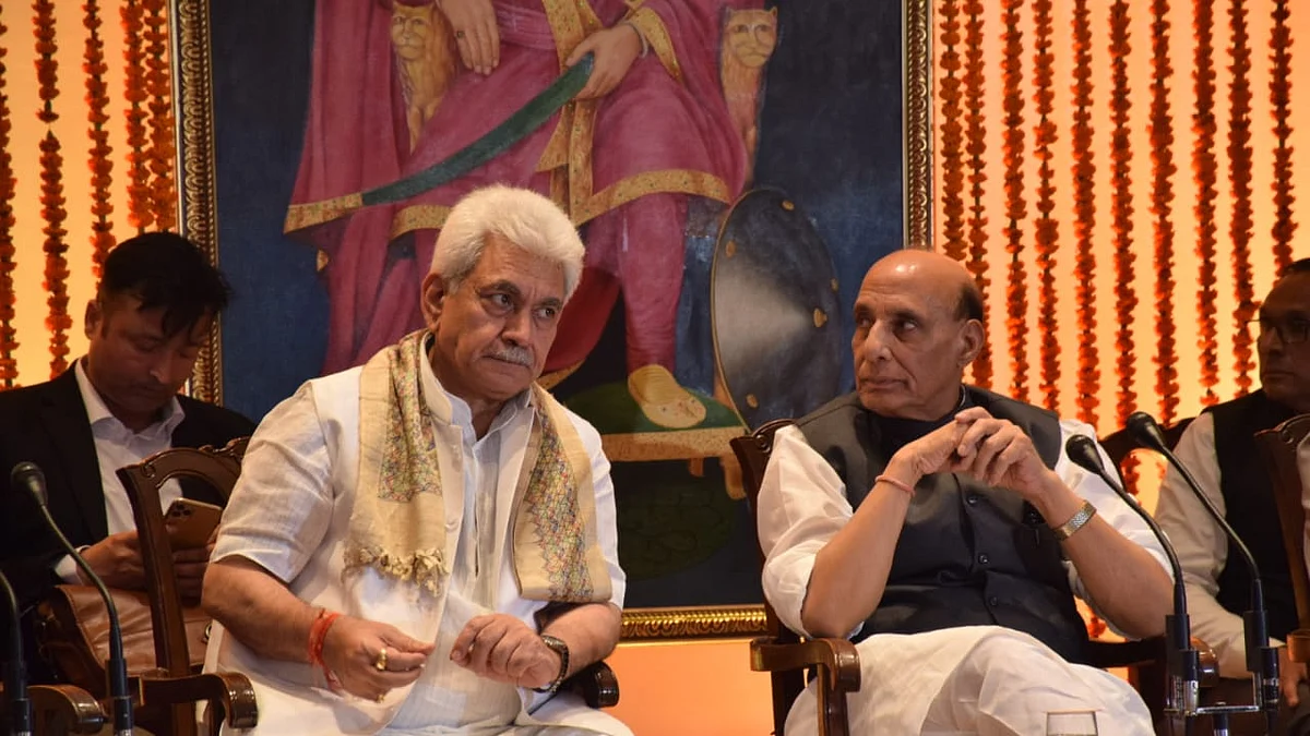 Union Defence Minister Rajnath Singh (R) along with J&K Lieutenant Governor Manoj Sinha during the 200th 'Raj Tilak' celebrations of Maharaja Gulab Singh in Jammu on Friday June 17, 2022.