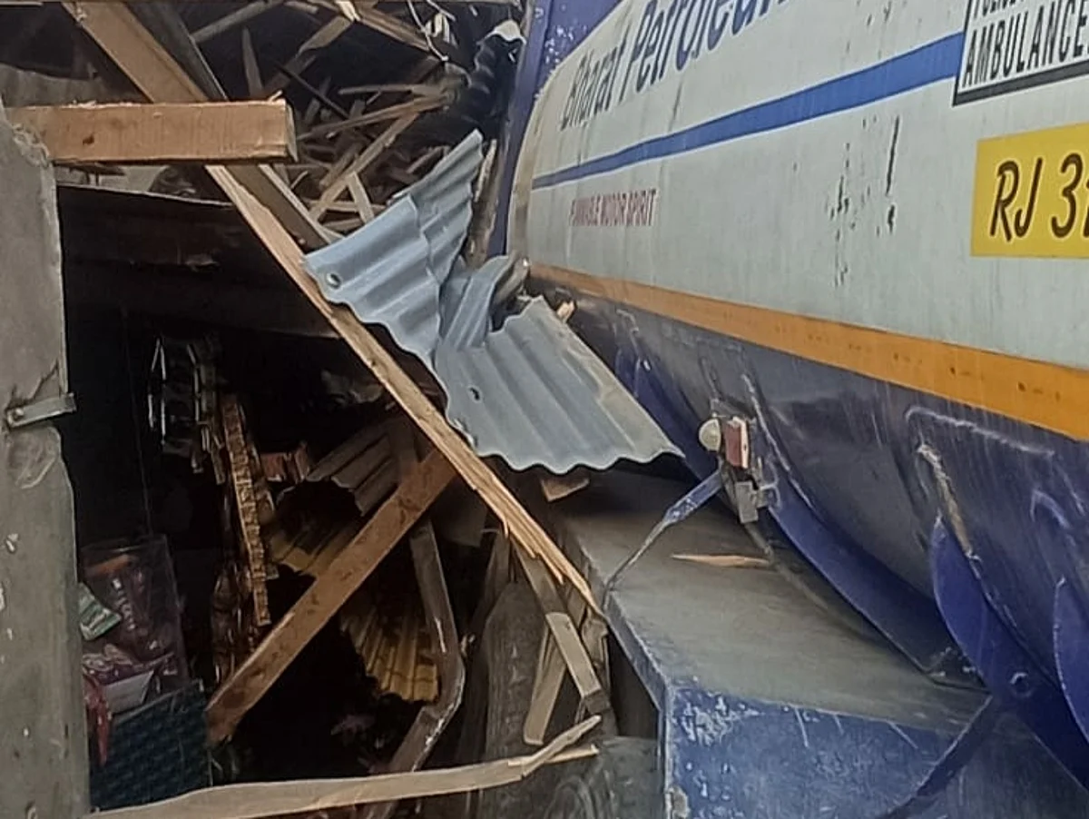 Tanker rams into residential house in J&K's Banihal, no casualties reported