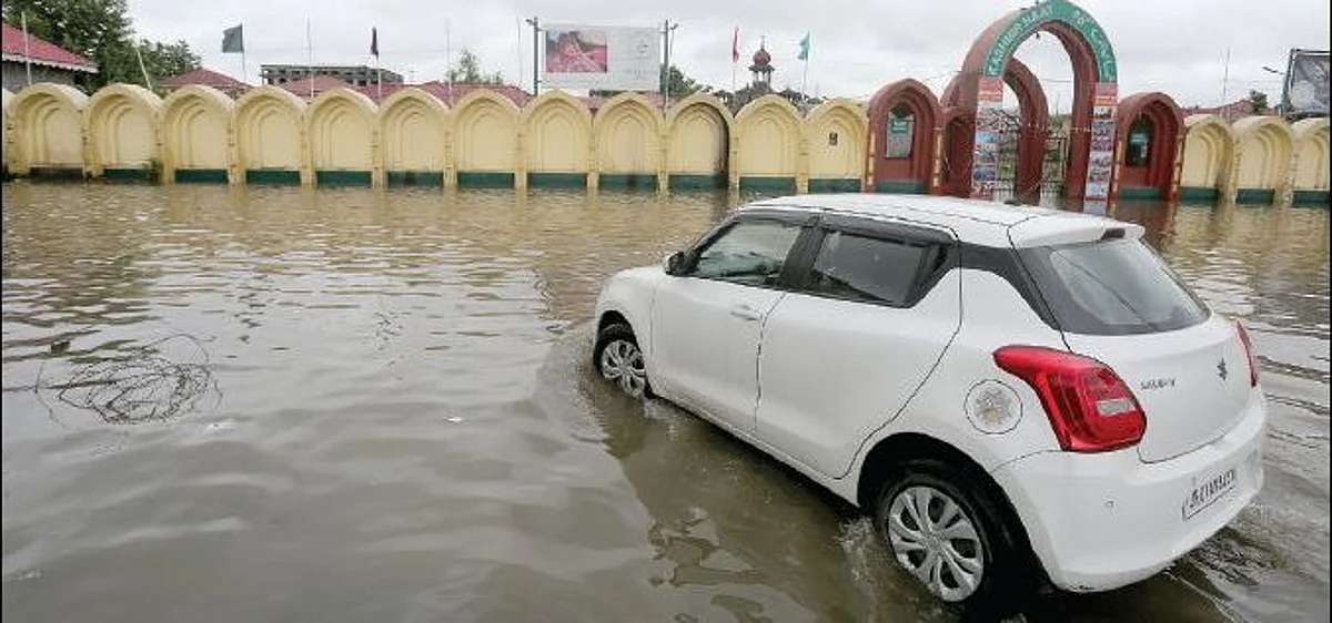 Incessant rains cause waterlogging in Srinagar areas