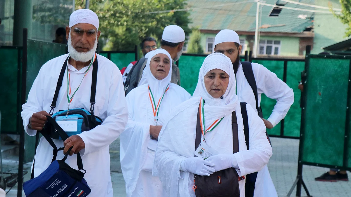 Saudi Arabia approves Hajj security plan