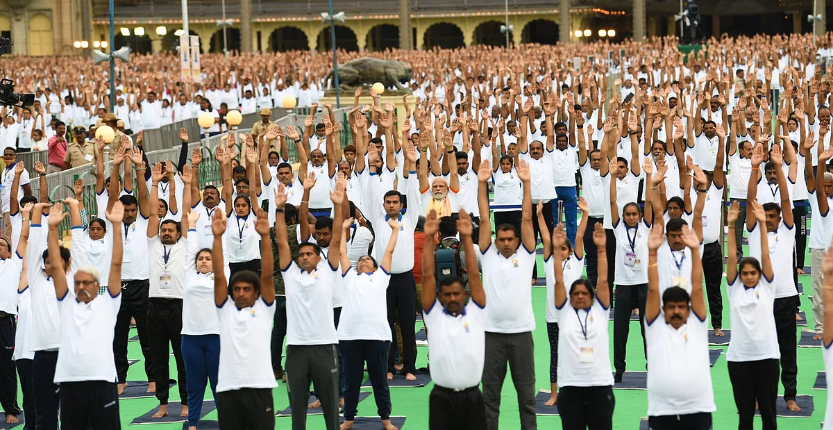 Yoga enthusiasts across world celebrate International Day of Yoga with outdoor sessions