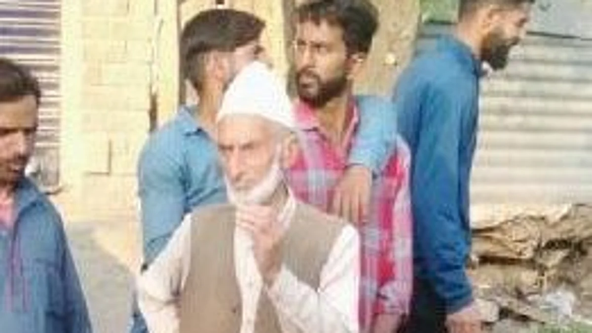 The busy road from Sopore has faced the neglect of the concerned authorities and is giving a tough time to locals of these areas, said a resident Mushtaq Ahmad of Shahgund.