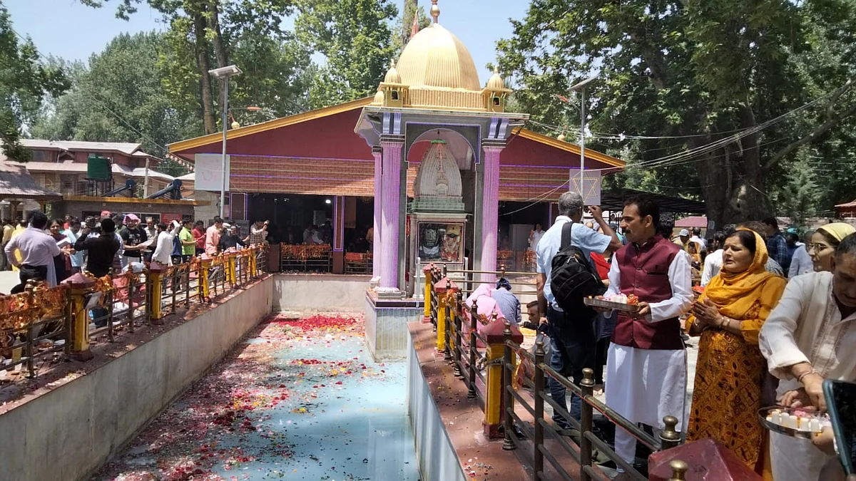 The annual Mata Kheer Bhawani Mela started on Wednesday at Tullamulla village of Jammu and Kashmir's Ganderbal district with Kashmiri Pandits and tourists flocking the Kheer Bhawani temple to pay obeisance.
