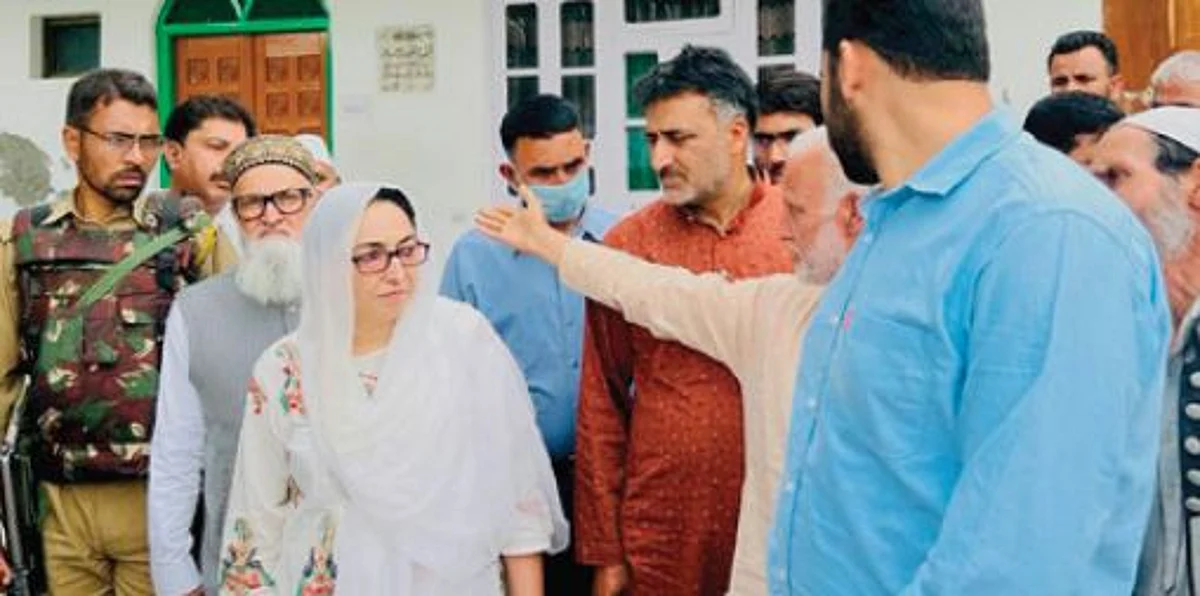 She was accompanied by Waqf Board Members Dr Ghulam Nabi Haleem and Waqf Board CEO Dr Syed Maajid Jahangir & Incharge Executive Officer Ishtiaq Mohiuddin.