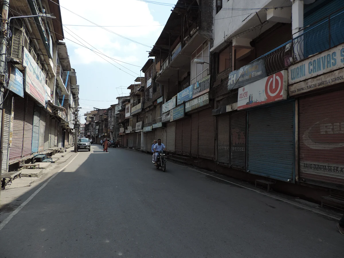 Remarks on Prophet (PBUH): Parts of Kashmir observe shutdown; mobile Internet snapped