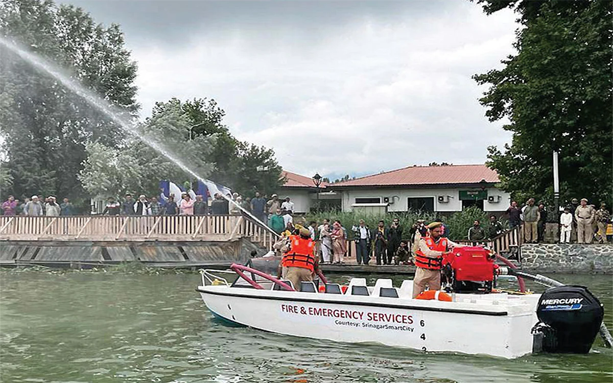 Fire-fighting facility inaugurated in Nigeen Lake
