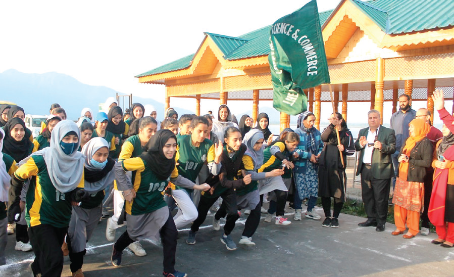 Afreen wins Islamia College road race