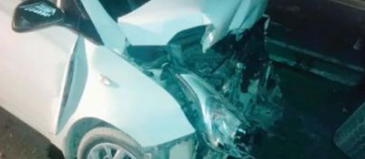 As per police sources, Hydndai i10 car bearing registration no JK14E -8002 collided with a tractor resulting in injuries to five persons.