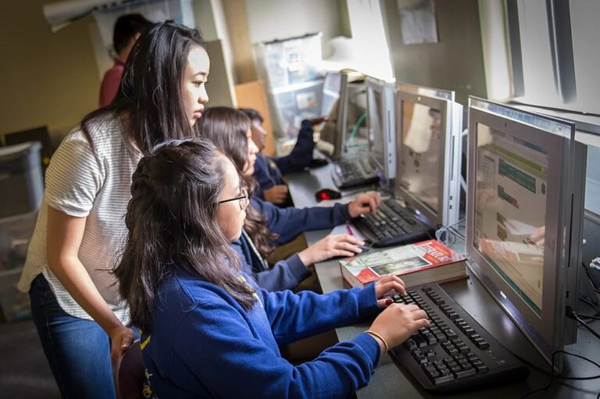 Fostering multidisciplinary research
at colleges