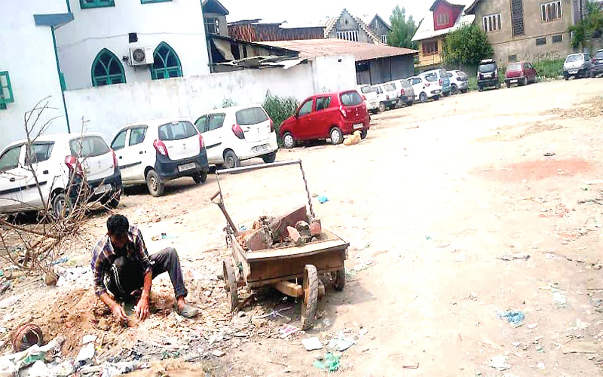 Decade on, no progress on construction of Community Hall at Batamaloo