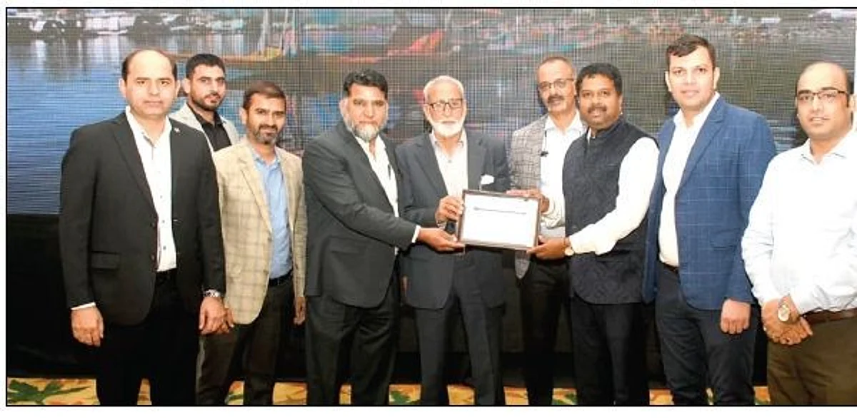 As per the statement, the event was attended by esteemed contractors and construction companies, as well as members of the hot mix plant association.