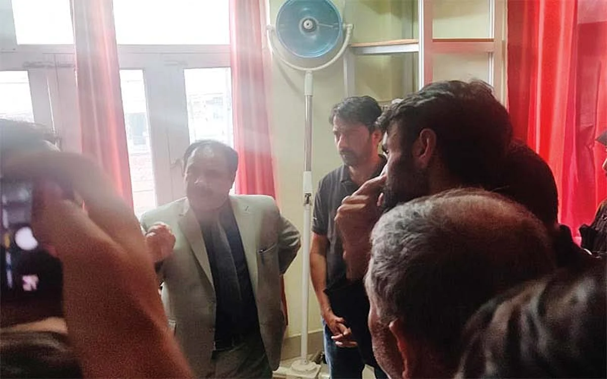 DHSK takes stock of healthcare arrangements in north Kashmir