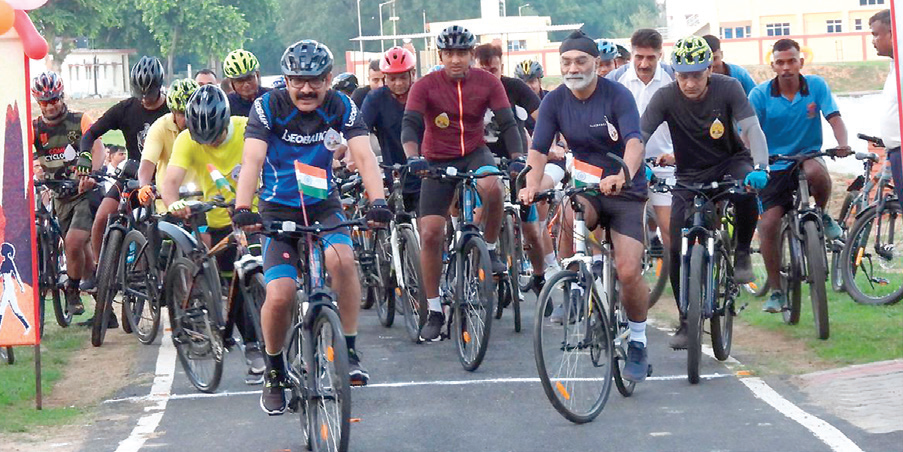 As per the statement, Lt Gen Gajendra Joshi, GOC 1 Corps flagged off the cycle expedition.