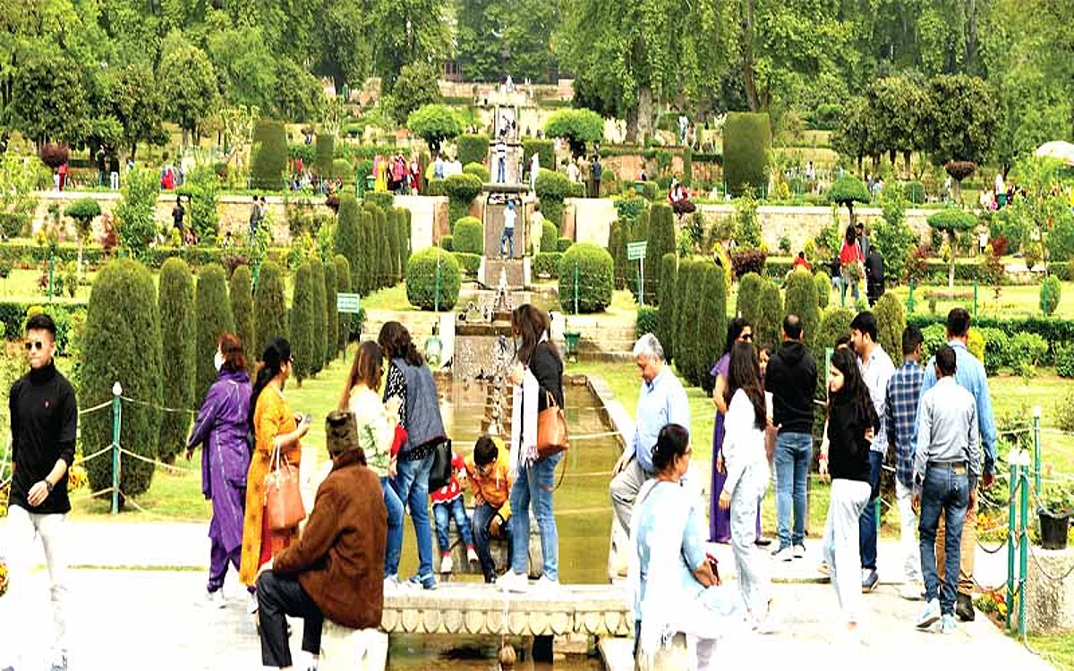 Govt notifies guidelines for Homestay, paying guest house registration