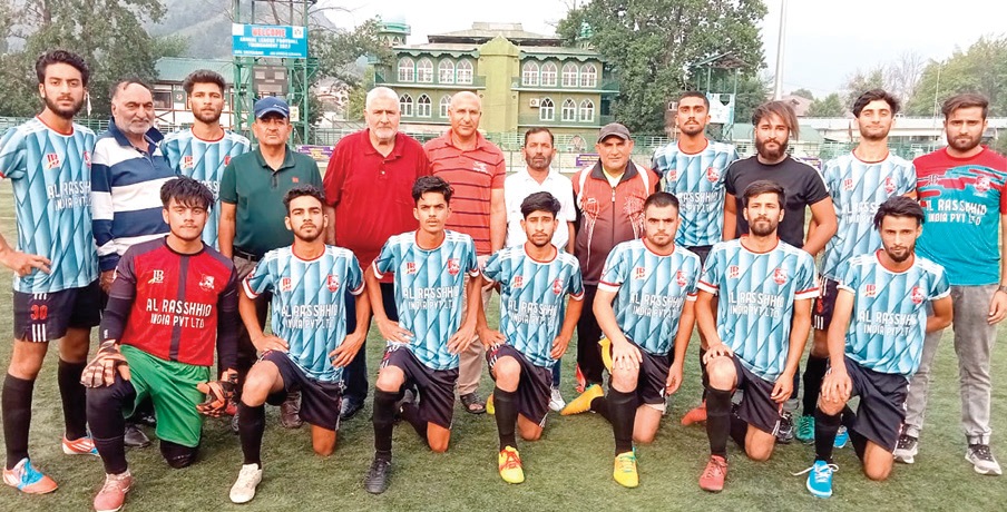 Al-Rasheed FC outplayed Makhdoomi FC 7-0 in the second game of the day. Shabir, Abid, and Fayaz each scored three goals in the opening period.